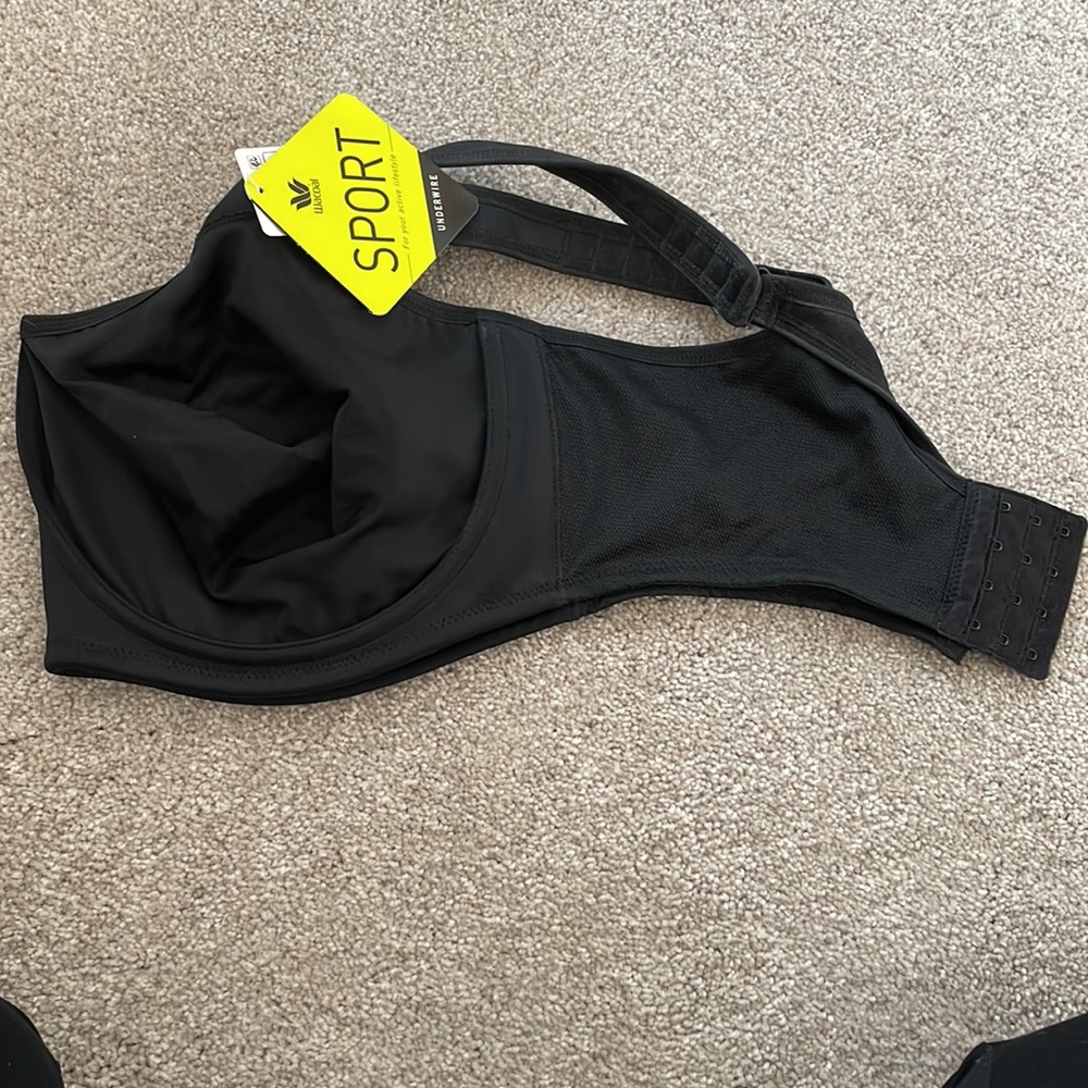 Wacoal sports bra